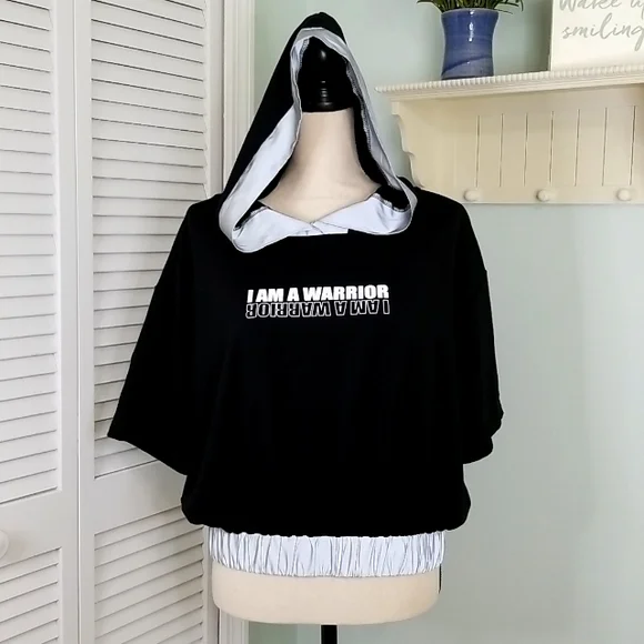 Black, crop, hooded, I am a warrior top - Picture 3 of 13